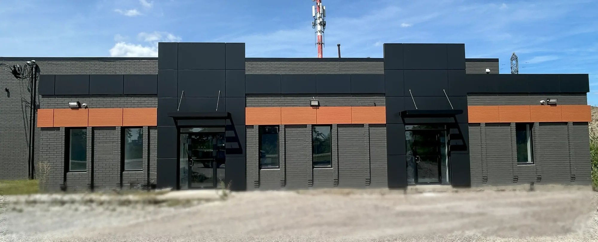 4850 North Service Rd E